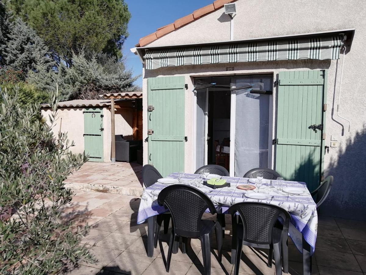 Sous Le Soleil De Provence Petite Maison Au Calme Et Tres Bien Equipee De 40M2 Avec Wifi -Jardin Prive-La Piscine Est Commune A La Residence Et Ouverte Du 1Er Mai Au 30 Septembre De 09H A 21H,En Juillet Et Aout Reservation Uniquement Du Samedi Au Sam Forcalqueiret 外观 照片
